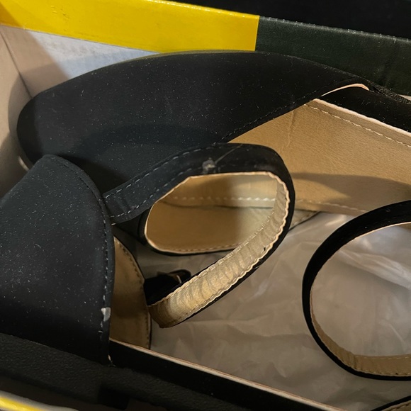 Wells Black Flats - Picture 6 of 6